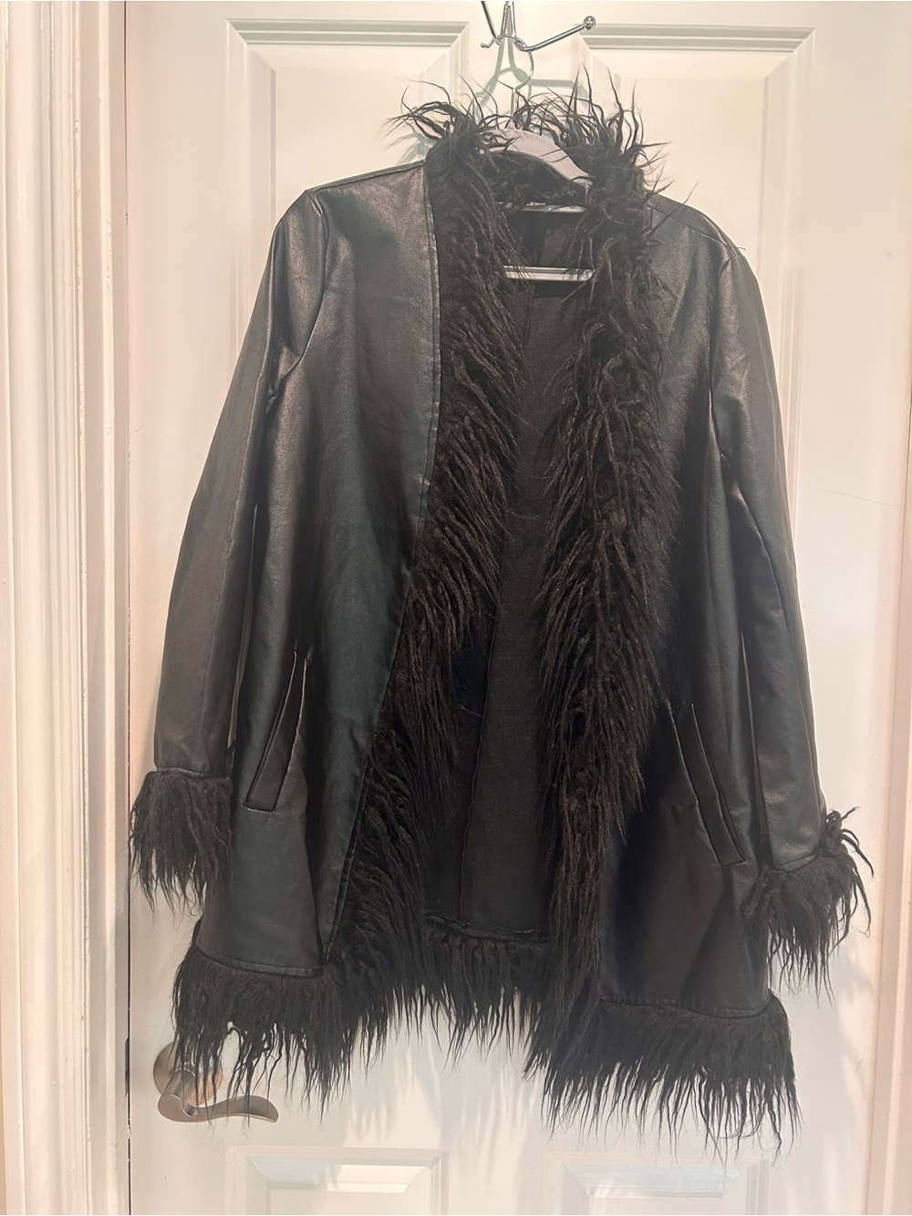 Black Faux Leather Feather Trim Festival Jacket Boho Western Chic - Picture 2 of 6